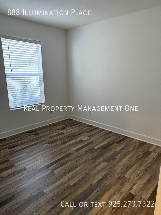 Building Photo - 888 Illumination Pl