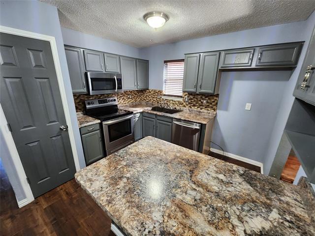 Building Photo - 514 Hollyberry Dr