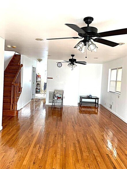 Livingroom - 919 Paterson Plank Rd