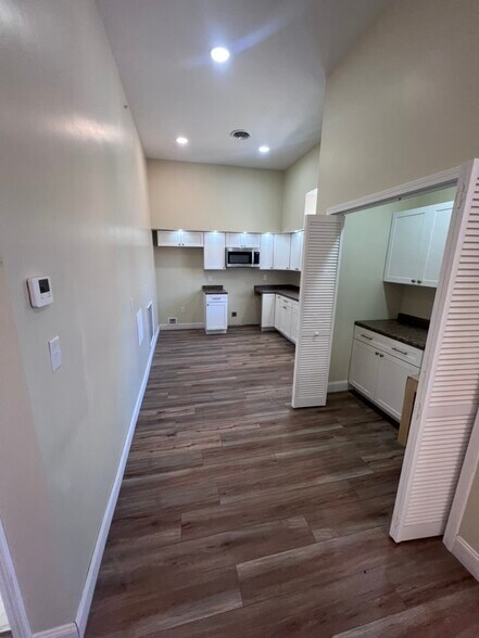 Building Photo - 1314 11th Ave