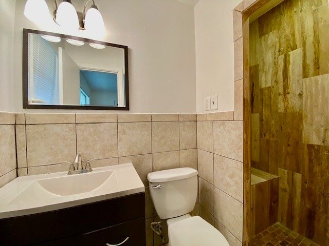 Building Photo - 2125 Forest Oaks Dr