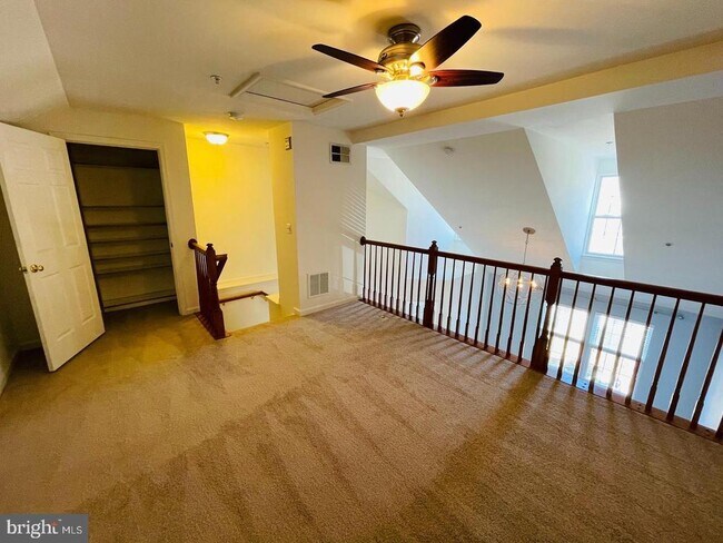 Building Photo - 708 Scarburgh Way