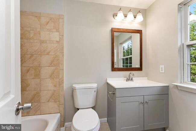 Building Photo - 4869 Benecia Ln