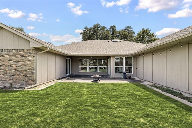 Building Photo - 2205 Timberwood