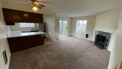 Building Photo - 2BD I 1BA - Oregon City