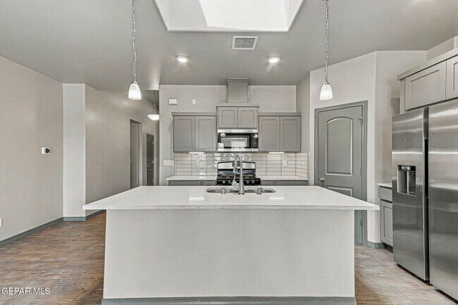 Building Photo - 12760 Dorchester Ave