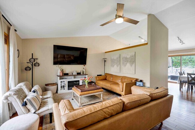 Building Photo - 3670 Sabertooth Trail