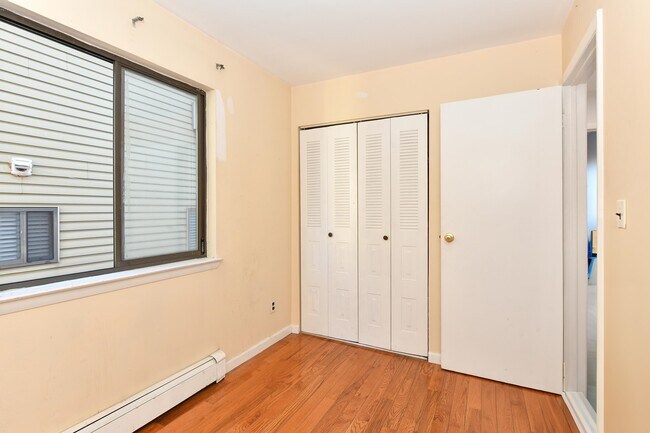 Building Photo - 1308 46th St