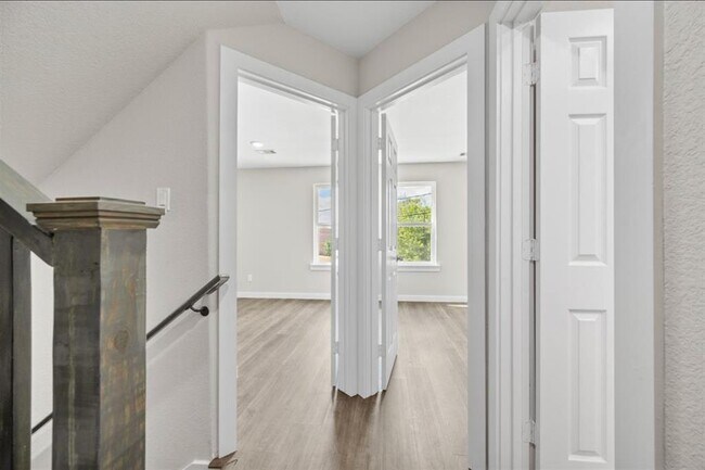 Building Photo - 335 Connecticut St