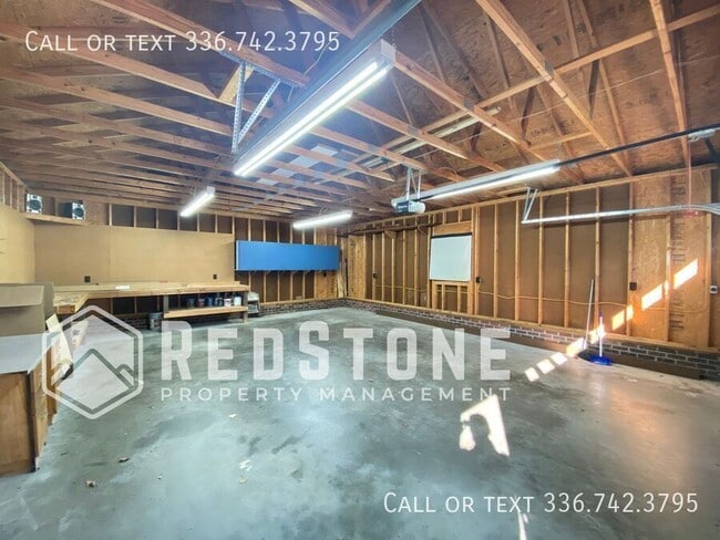Building Photo - 510 S. Williamson-
