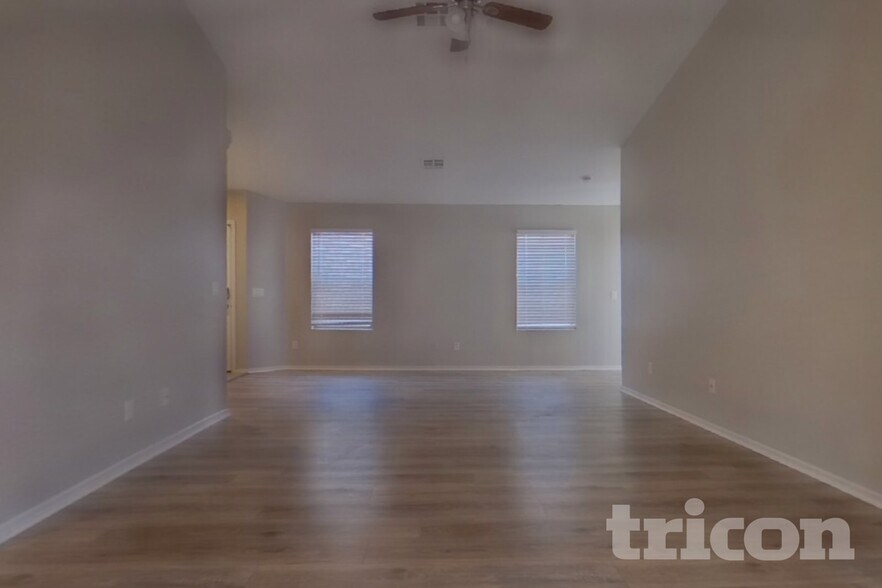 Building Photo - 23141 W Ashleigh Marie Dr