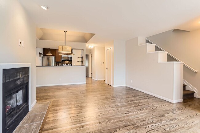 Building Photo - AMAZING LOCATION 2 Bed 2 Bath Condo In The Heart of Downtown Boulder