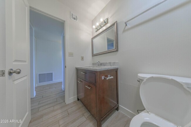 Building Photo - 4558 N 15th Ave