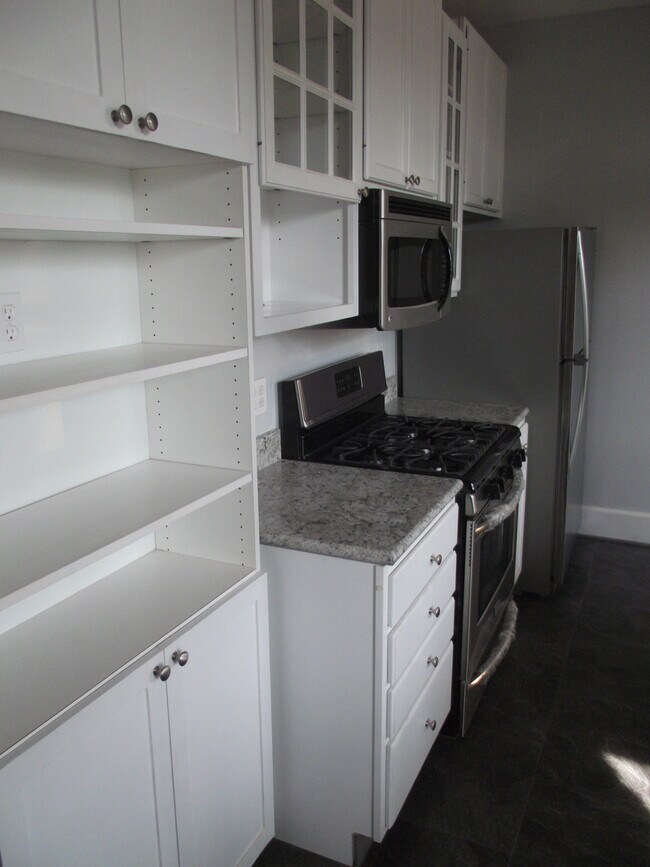 Kitchen view 2 - 1419 E Capitol St SE