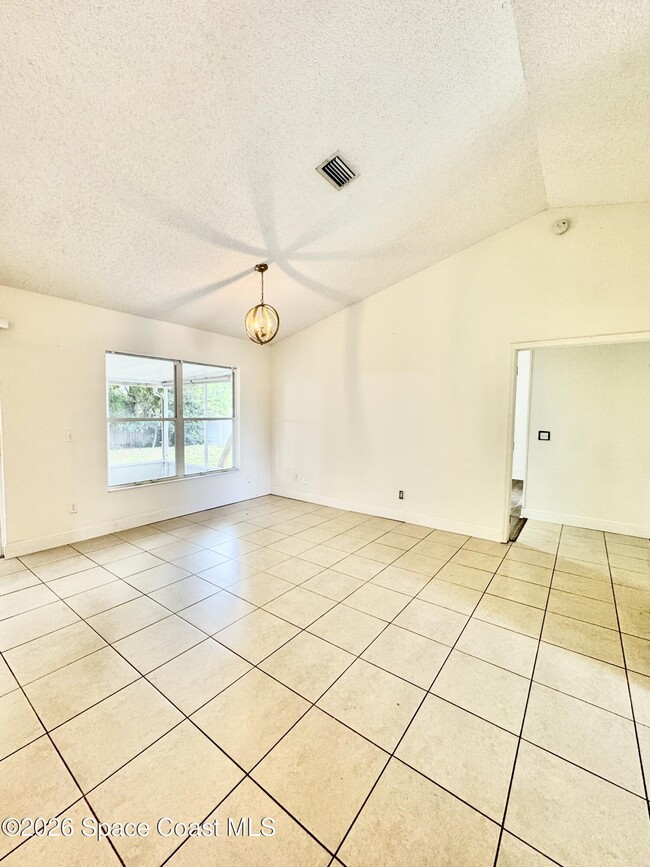Building Photo - 1506 Hardwicke St NW