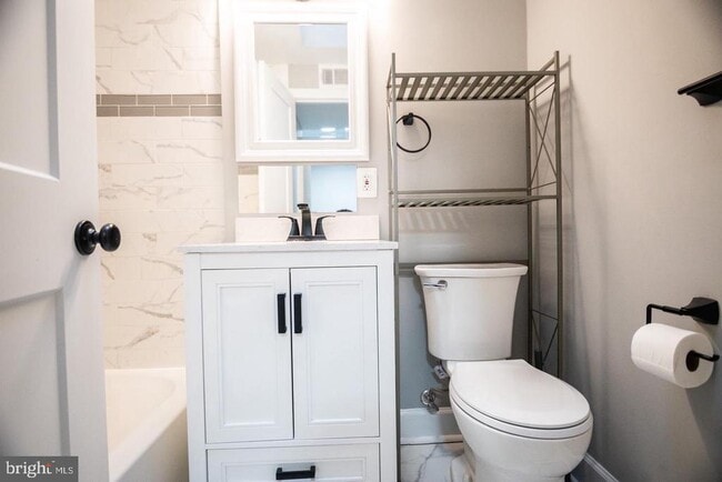 Building Photo - 138 Dale St