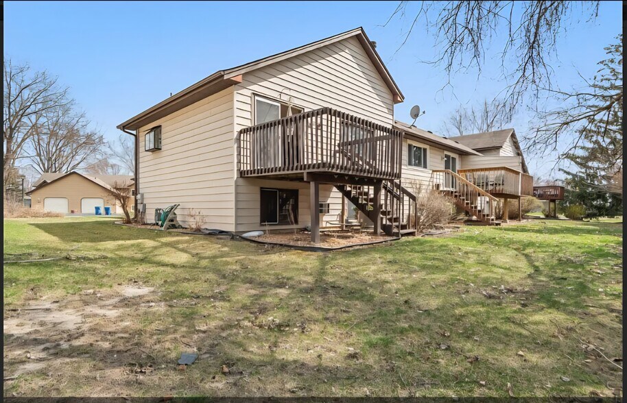 Building Photo - 607 Belland Ave