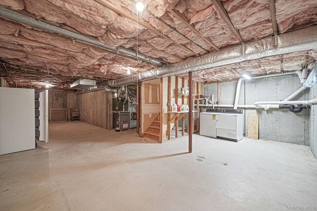 Building Photo - 18 Summerfield Cir