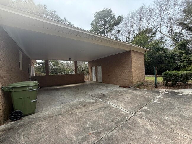 Building Photo - 115 Adams Ave