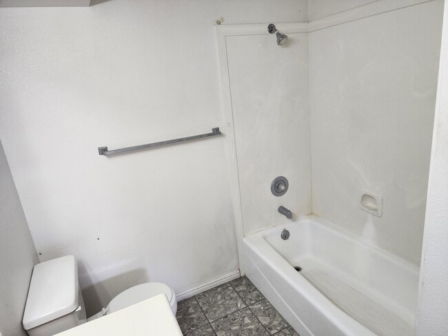 Building Photo - 99 N 1850 W