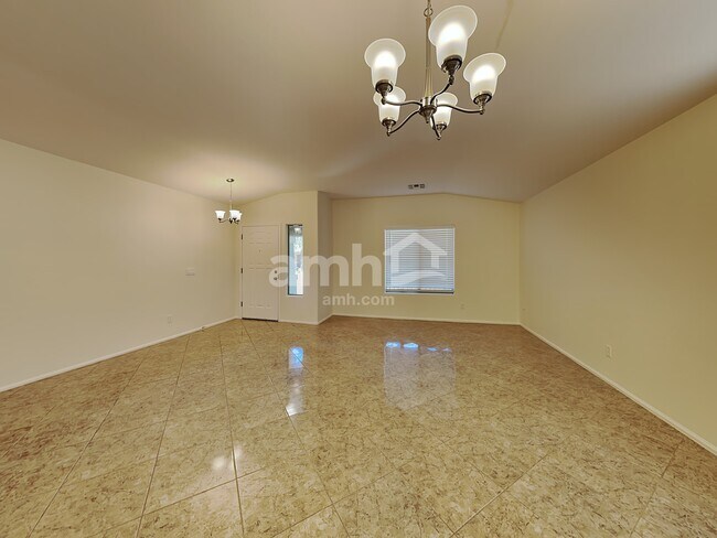 Building Photo - 3933 E Mica Rd