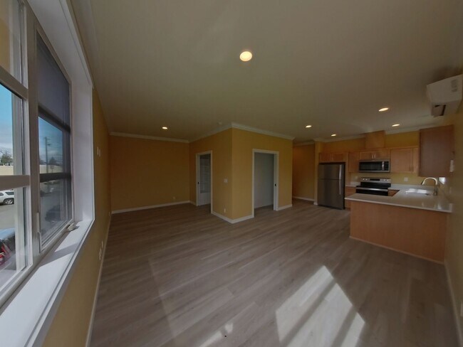 Building Photo - West 11th Studios &amp; Garages