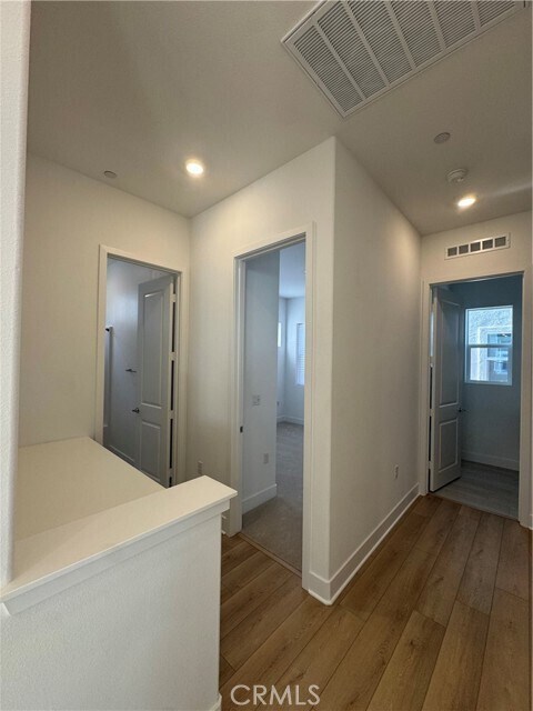 Building Photo - 436 Loon
