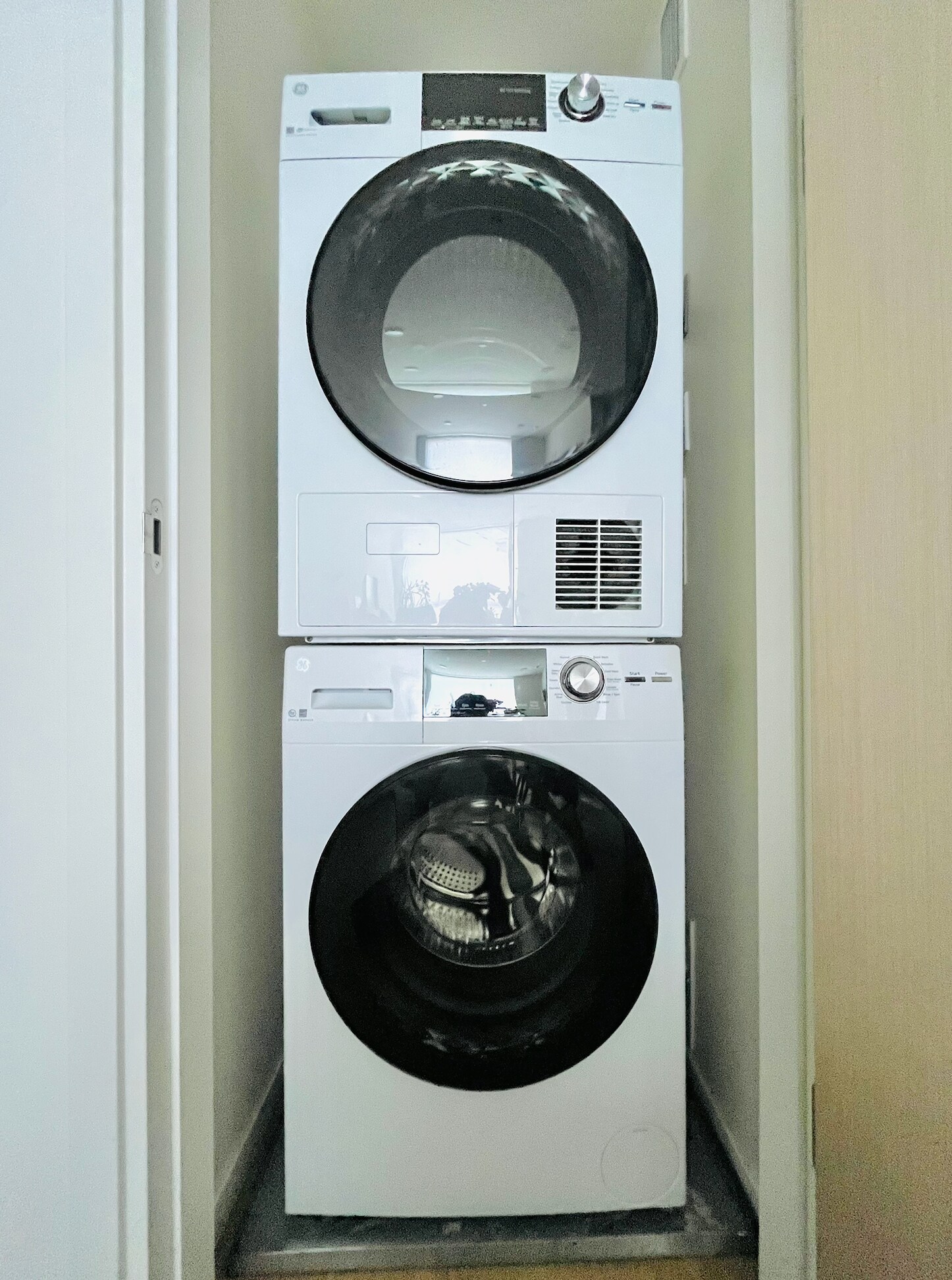 Building Photo - 230 7th St