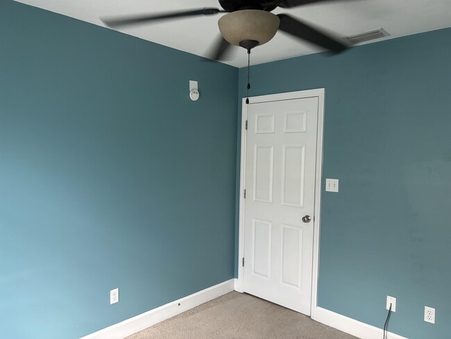Building Photo - 5261 Montejo Dr