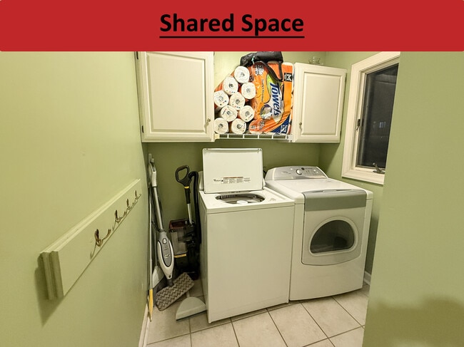 Building Photo - 1702 Garrison Pl