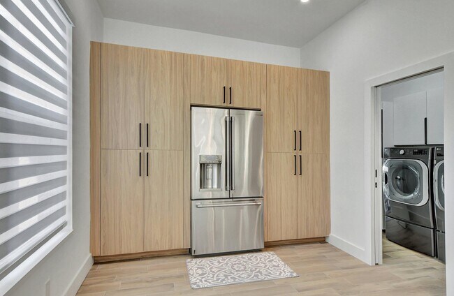 Building Photo - 7477 Campo Florido