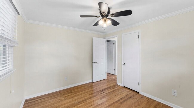 Building Photo - 19 Ashwood Rd
