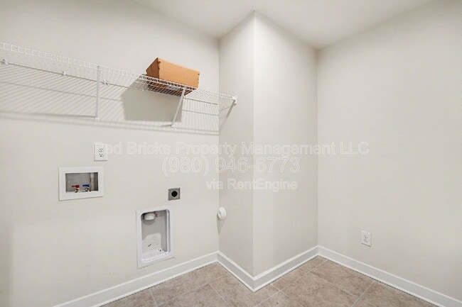 Building Photo - 9529 Teamwork St NW