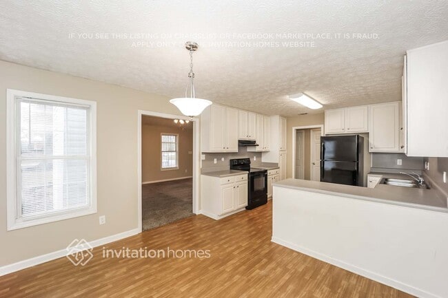 Building Photo - 10 McIntosh Estates Dr