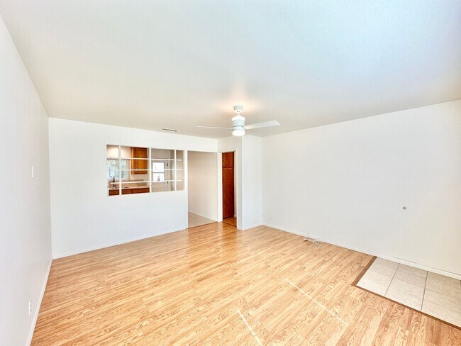 Building Photo - Light, Bright, and Recently Updated, this ...