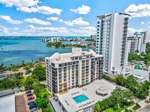 Building Photo - 707 S Gulfstream Ave