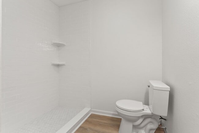 Building Photo - Brand New 2BD/1.5BA Only 1/2 Block Off St Charles Ave