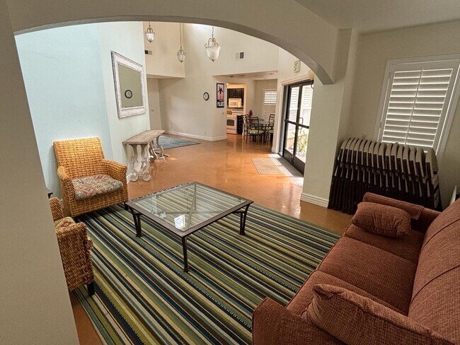 Clubhouse - 3448 Hathaway Ave