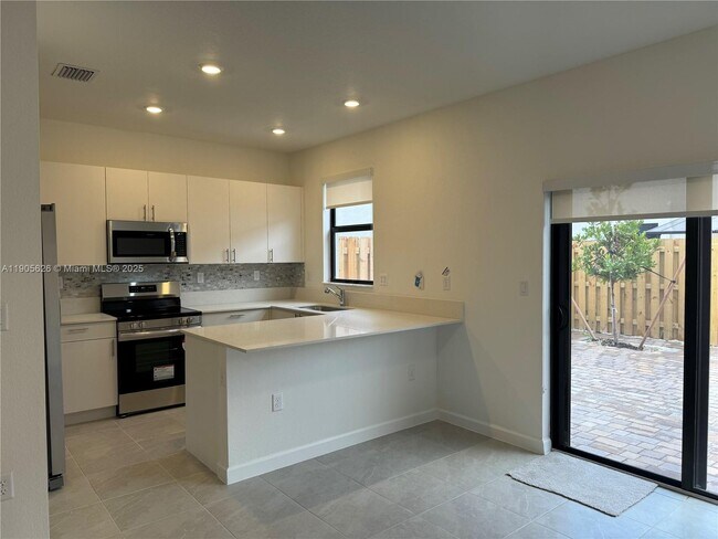 Building Photo - 12884 SW 232nd Ln