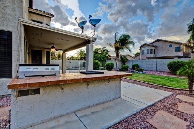 Building Photo - COMING SOON!! 5 bed 3 bath, 3000 + SFT with pool in Carino Estates, Chandler