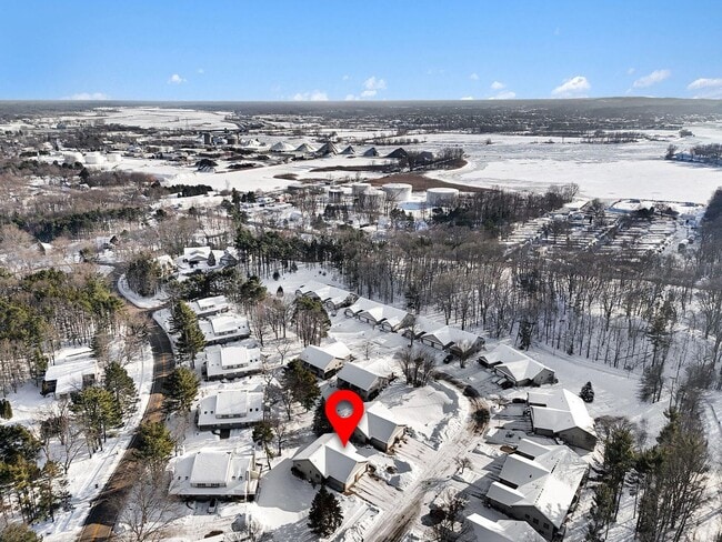 Building Photo - 2 BED 2 BATH CONDO NEAR BEACH