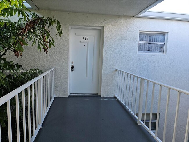 Building Photo - 4235 N University Dr