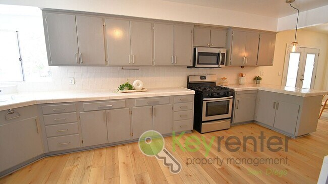 Building Photo - Luxury Mission Hills Living | Designer Remodel + Prime Central Location | Minutes to Freeways
