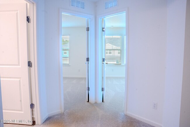 Building Photo - 2221 Windward Cay Ln