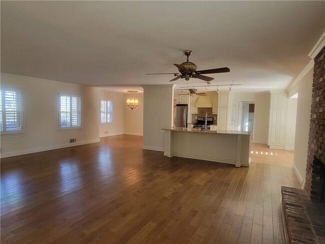 Building Photo - 3740 Clubland Dr