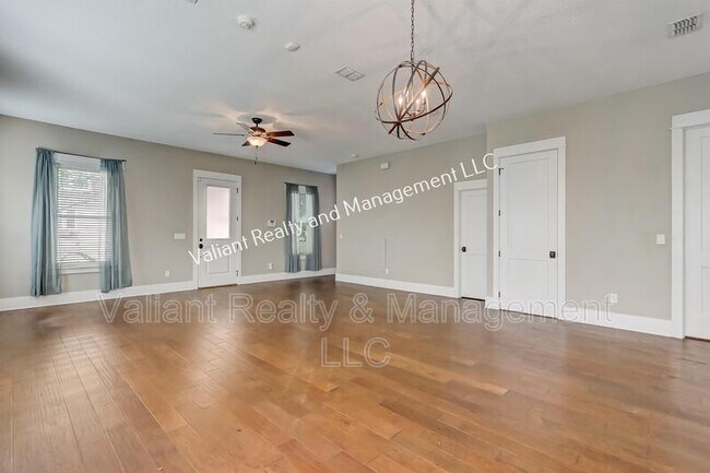 Building Photo - 1228 Willow Ct