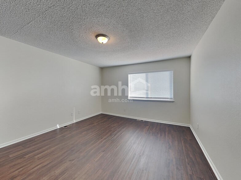 Building Photo - 4103 N Malta St