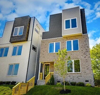 Building Photo - 525 31st Ave N