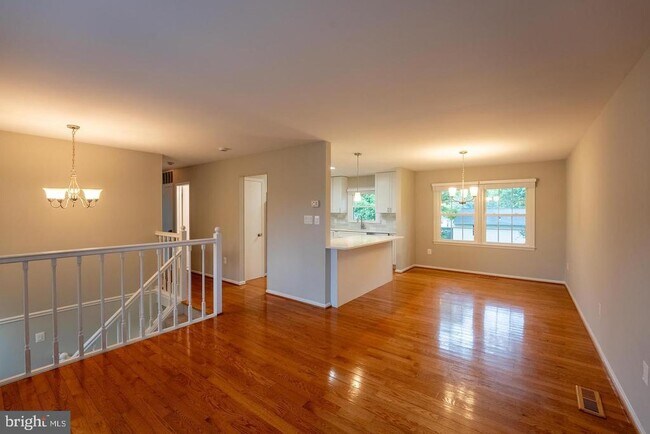 Building Photo - 5629 Signal Point Ct