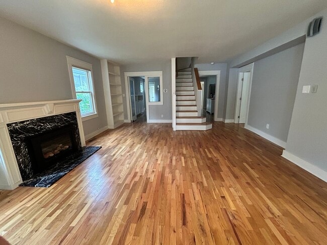 Main Level - Living Room - 920 Grant Pl